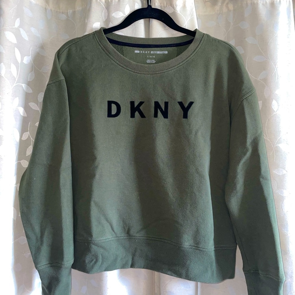 DKNY Hunter Green Crew Neck LARGE